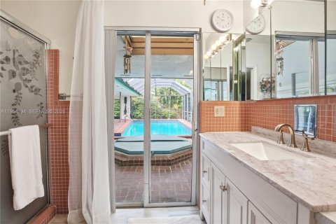 Casa en venta en North Miami, Florida, 3 dormitorios, 213.3 m2 № 2011622 - foto 15