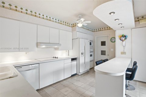 Casa en venta en North Miami, Florida, 3 dormitorios, 213.3 m2 № 2011622 - foto 7