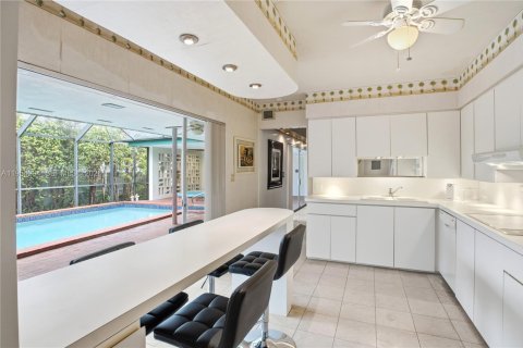 Casa en venta en North Miami, Florida, 3 dormitorios, 213.3 m2 № 2011622 - foto 8