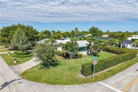 Casa en venta en North Miami, Florida, 3 dormitorios, 213.3 m2 № 2011622 - foto 21