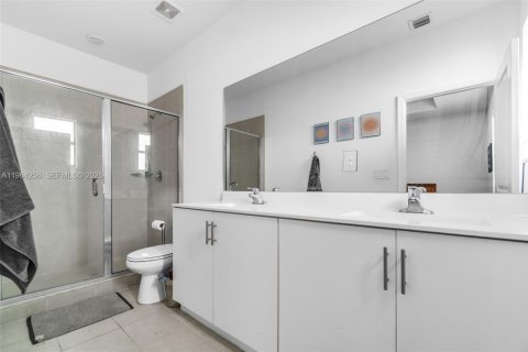 Townhouse in Homestead, Florida 3 bedrooms, 140.65 sq.m. № 2026750 - photo 12