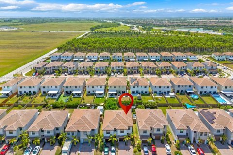 Townhouse in Homestead, Florida 3 bedrooms, 140.65 sq.m. № 2026750 - photo 19