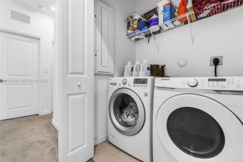 Townhouse in Homestead, Florida 3 bedrooms, 140.65 sq.m. № 2026750 - photo 14