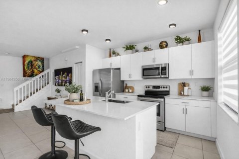 Townhouse in Homestead, Florida 3 bedrooms, 140.65 sq.m. № 2026750 - photo 4