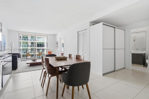 Copropriété à vendre à Miami, Floride: 1 chambre, 66.8 m2 № 2056863 - photo 12