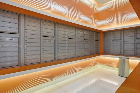 Copropriété à vendre à Miami, Floride: 1 chambre, 66.8 m2 № 2056863 - photo 30