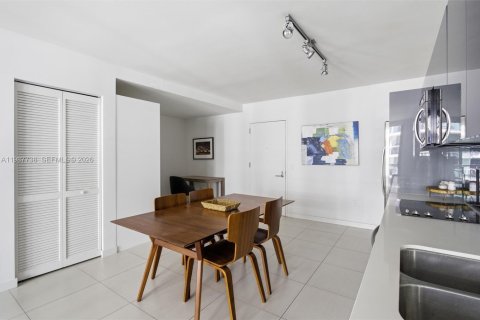 Copropriété à vendre à Miami, Floride: 1 chambre, 66.8 m2 № 2056863 - photo 10