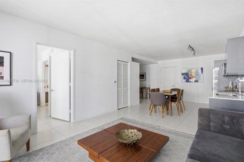 Copropriété à vendre à Miami, Floride: 1 chambre, 66.8 m2 № 2056863 - photo 7