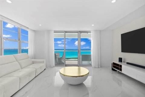 Condominio en alquiler en Miami Beach, Florida, 3 dormitorios, 191.38 m2 № 1702546 - foto 16