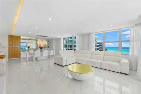 Condominio en alquiler en Miami Beach, Florida, 3 dormitorios, 191.38 m2 № 1702546 - foto 19