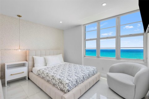 Condominio en alquiler en Miami Beach, Florida, 3 dormitorios, 191.38 m2 № 1702546 - foto 29