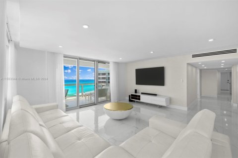 Condominio en alquiler en Miami Beach, Florida, 3 dormitorios, 191.38 m2 № 1702546 - foto 17