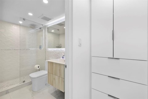 Condominio en alquiler en Miami Beach, Florida, 3 dormitorios, 191.38 m2 № 1702546 - foto 30