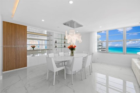 Condominio en alquiler en Miami Beach, Florida, 3 dormitorios, 191.38 m2 № 1702546 - foto 12