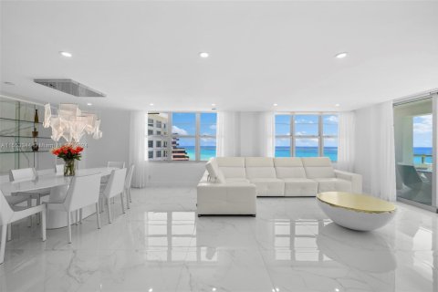 Condominio en alquiler en Miami Beach, Florida, 3 dormitorios, 191.38 m2 № 1702546 - foto 22