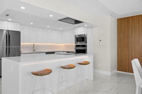 Condominio en alquiler en Miami Beach, Florida, 3 dormitorios, 191.38 m2 № 1702546 - foto 9
