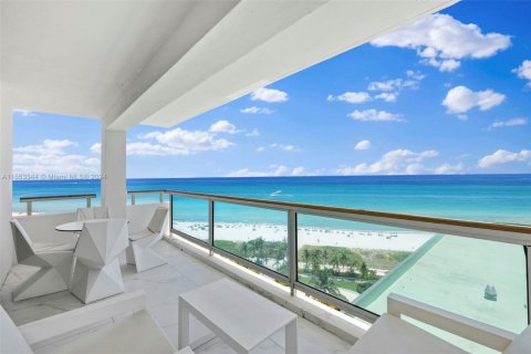Condominio en alquiler en Miami Beach, Florida, 3 dormitorios, 191.38 m2 № 1702546 - foto 1