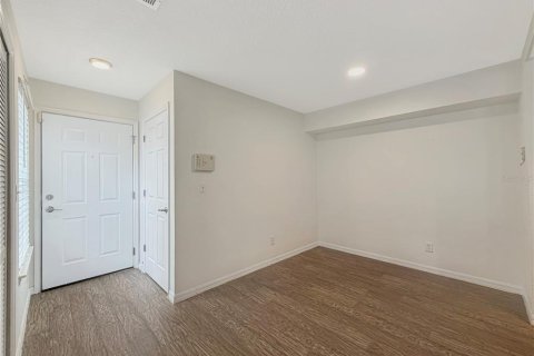Copropriété à louer à Palm Harbor, Floride: 1 chambre, 76.83 m2 № 2401147 - photo 4