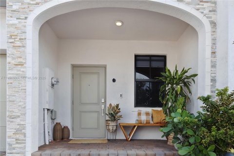 Купить таунхаус в Хомстед, Флорида 3 спальни, № 2050610 - фото 7