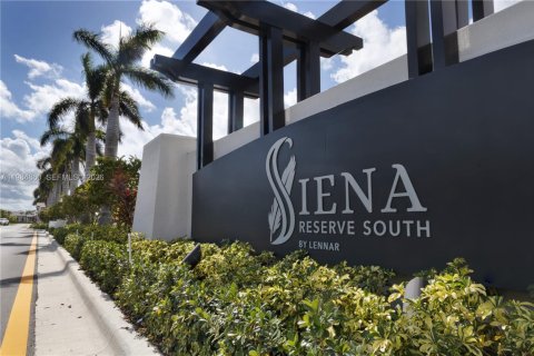 Купить таунхаус в Хомстед, Флорида 3 спальни, № 2050610 - фото 2