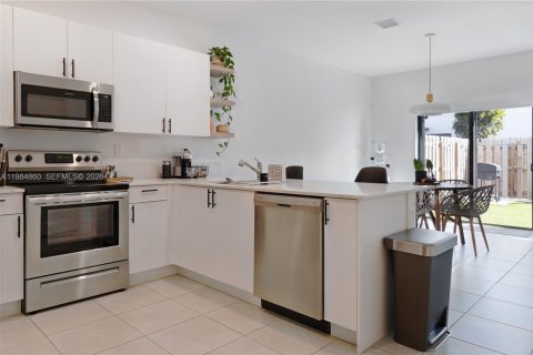 Купить таунхаус в Хомстед, Флорида 3 спальни, № 2050610 - фото 19