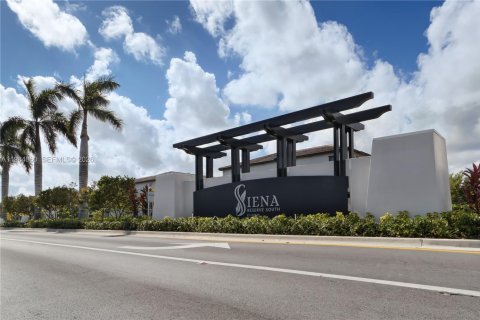 Таунхаус в Хомстед, Флорида 3 спальни № 2050610