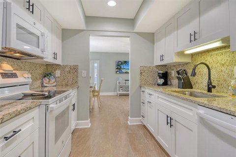 Casa en venta en Sarasota, Florida, 2 dormitorios, 117.43 m2 № 1854359 - foto 24