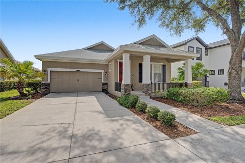 House in Land O' Lakes, Florida 4 bedrooms, 216.56 sq.m. № 2258790