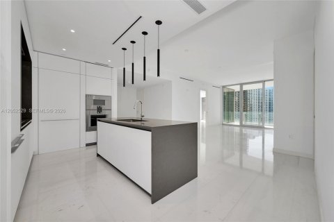 Condominio en venta en Miami, Florida, 2 dormitorios, 144.18 m2 № 2150421 - foto 13
