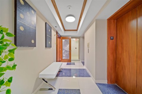 Condominio en alquiler en Sunny Isles Beach, Florida, 3 dormitorios, 205.69 m2 № 1943238 - foto 10