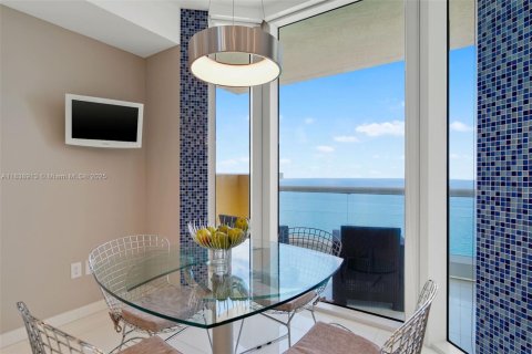 Condominio en alquiler en Sunny Isles Beach, Florida, 3 dormitorios, 205.69 m2 № 1943238 - foto 12