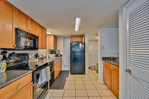 Condo in Gainesville, Florida, 3 bedrooms  № 2204832 - photo 10