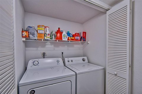 Condo in Gainesville, Florida, 3 bedrooms  № 2204832 - photo 22
