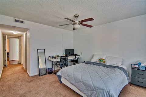 Condo in Gainesville, Florida, 3 bedrooms  № 2204832 - photo 14