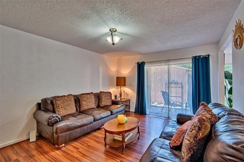 Condo in Gainesville, Florida, 3 bedrooms  № 2204832 - photo 7