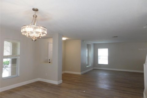 Villa ou maison à louer à Orlando, Floride: 3 chambres, 271.18 m2 № 2413647 - photo 5