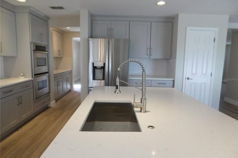 Villa ou maison à louer à Orlando, Floride: 3 chambres, 271.18 m2 № 2413647 - photo 16