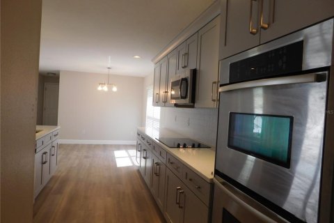 Villa ou maison à louer à Orlando, Floride: 3 chambres, 271.18 m2 № 2413647 - photo 18