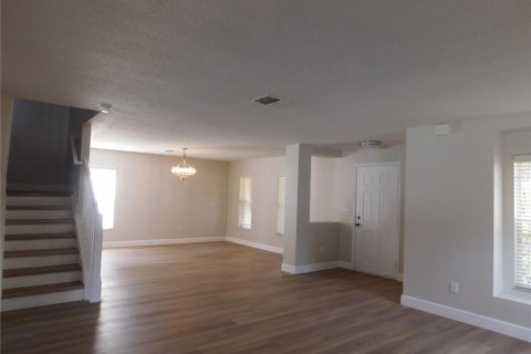 Villa ou maison à louer à Orlando, Floride: 3 chambres, 271.18 m2 № 2413647 - photo 4