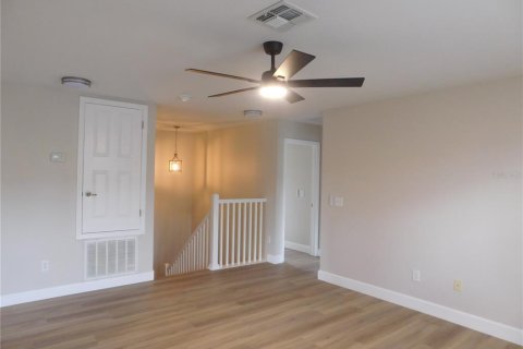 Villa ou maison à louer à Orlando, Floride: 3 chambres, 271.18 m2 № 2413647 - photo 28