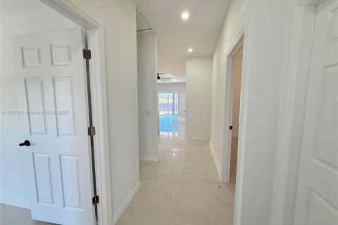 Купить виллу или дом в Лихай-Эйкерс, Флорида 3 спальни, 130.99м2, № 1948773 - фото 19