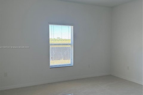 Купить виллу или дом в Лихай-Эйкерс, Флорида 3 спальни, 130.99м2, № 1948773 - фото 11