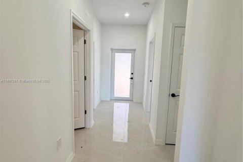 Купить виллу или дом в Лихай-Эйкерс, Флорида 3 спальни, 130.99м2, № 1948773 - фото 20