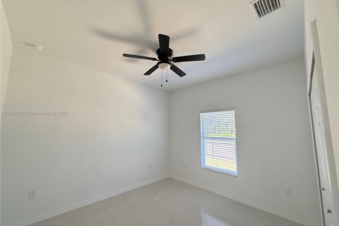 Купить виллу или дом в Лихай-Эйкерс, Флорида 3 спальни, 130.99м2, № 1948773 - фото 17