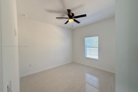 Купить виллу или дом в Лихай-Эйкерс, Флорида 3 спальни, 130.99м2, № 1948773 - фото 18