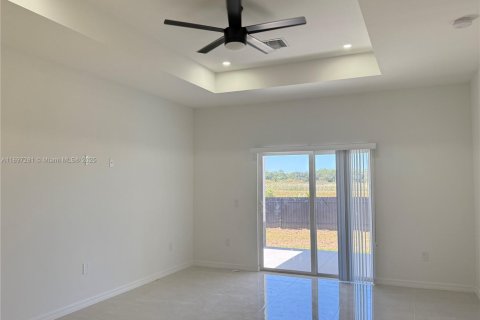 Купить виллу или дом в Лихай-Эйкерс, Флорида 3 спальни, 130.99м2, № 1948773 - фото 10