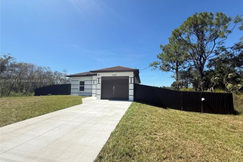 Купить виллу или дом в Лихай-Эйкерс, Флорида 3 спальни, 130.99м2, № 1948773 - фото 3