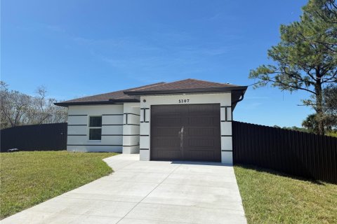 Купить виллу или дом в Лихай-Эйкерс, Флорида 3 спальни, 130.99м2, № 1948773 - фото 4