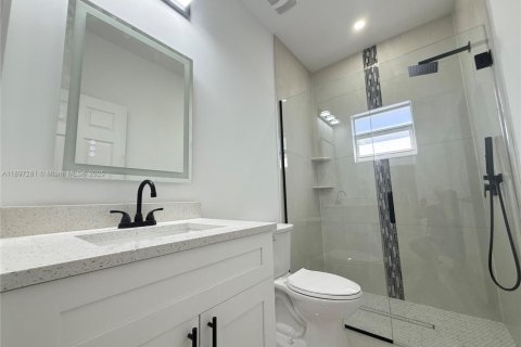 Купить виллу или дом в Лихай-Эйкерс, Флорида 3 спальни, 130.99м2, № 1948773 - фото 15