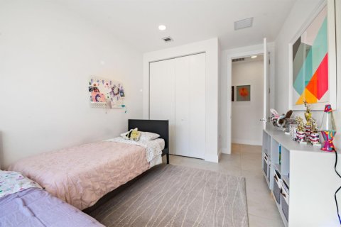 Adosado en venta en Fort Lauderdale, Florida, 4 dormitorios, 230.68 m2 № 2085096 - foto 22
